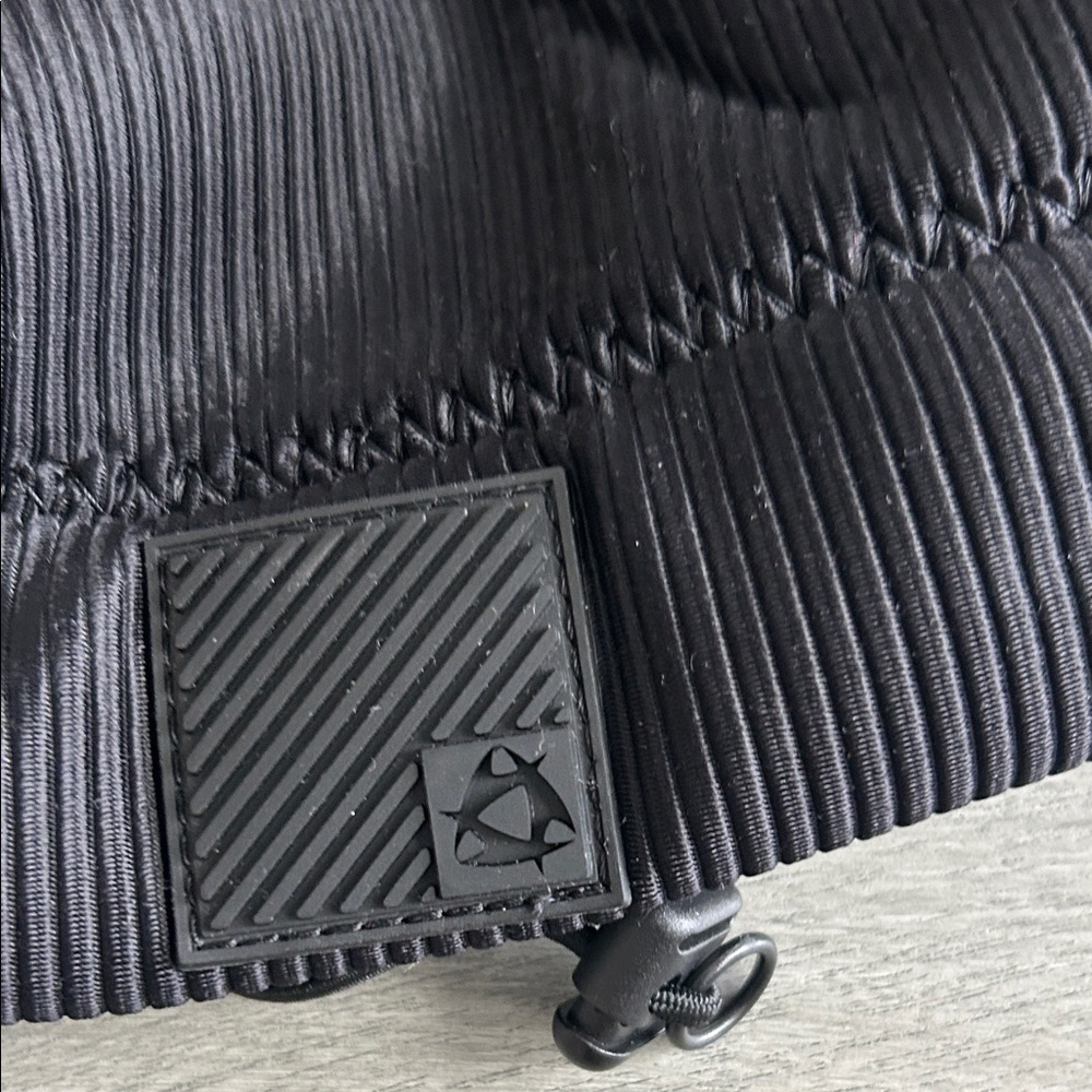 Mystic Watersports - Surf Kitesurf & Windsurfing Beanie L/XL NWOT - Picture 4 of 6